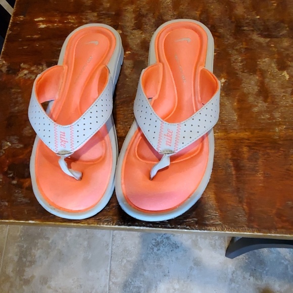 Nike Shoes - Nike Women's Comfort Thong white/hot punch